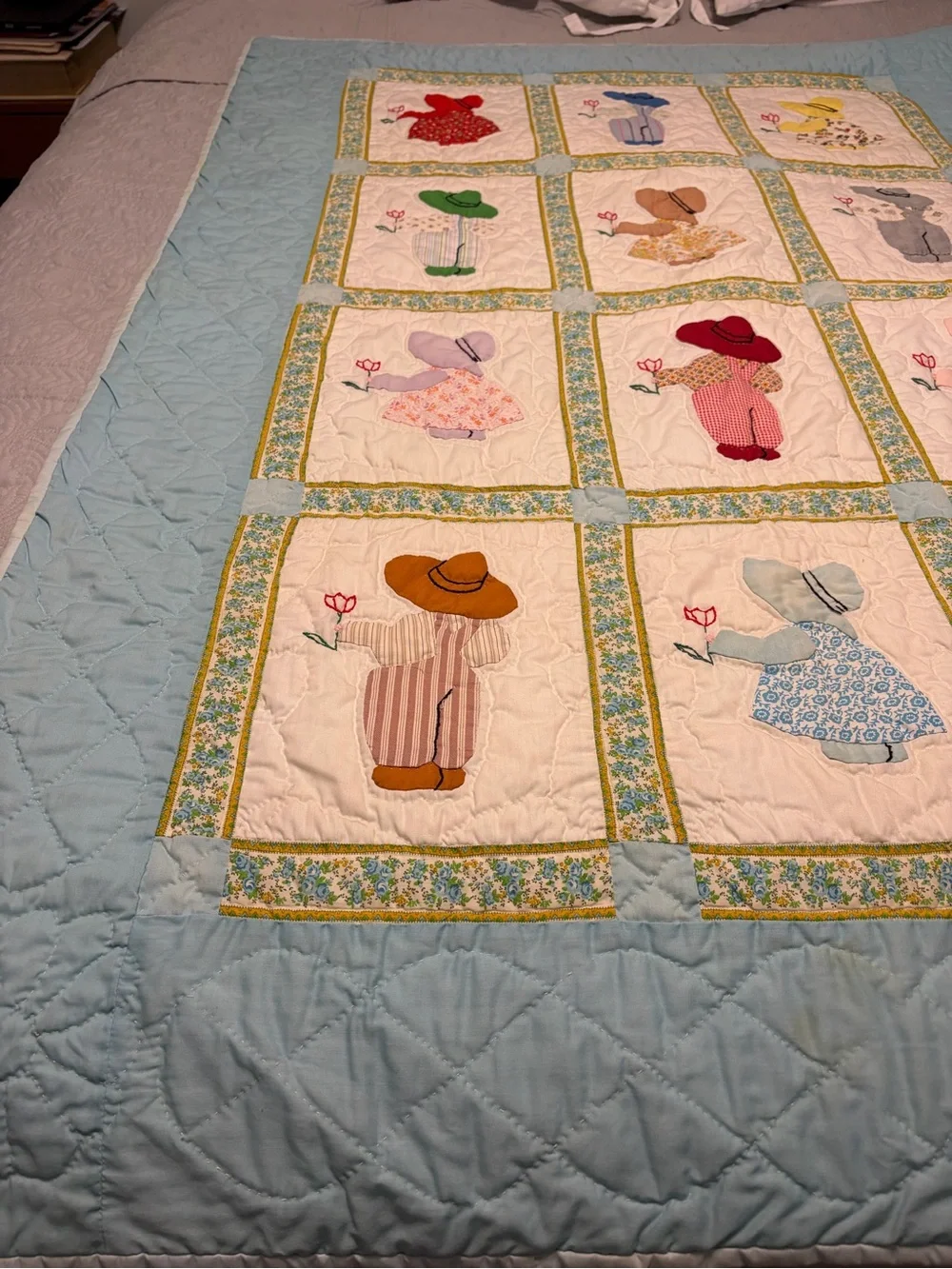 Vintage 1960s 1970s Handmade Applique Quilt 41x61 Sunbonnet Figures Blue